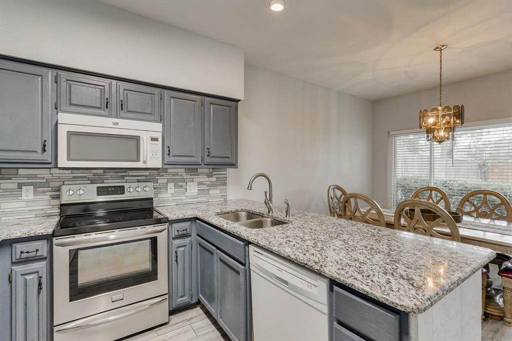 305 Benjamin Street - Photo 1