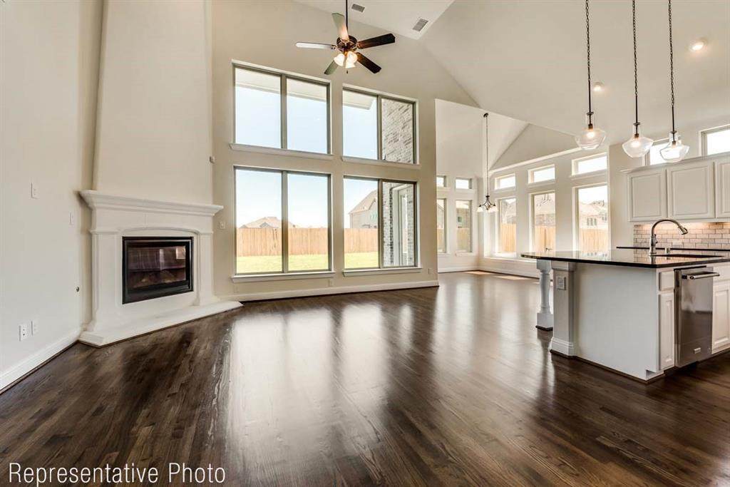 825 Verandah View - Photo 1