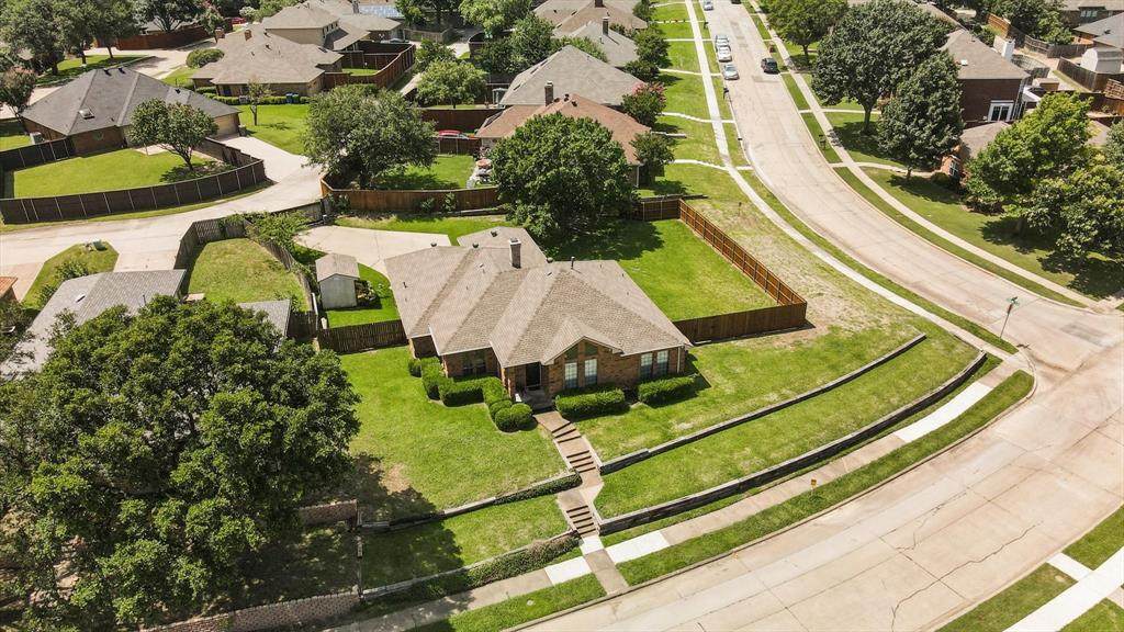 1400 Barclay Drive - Photo 1