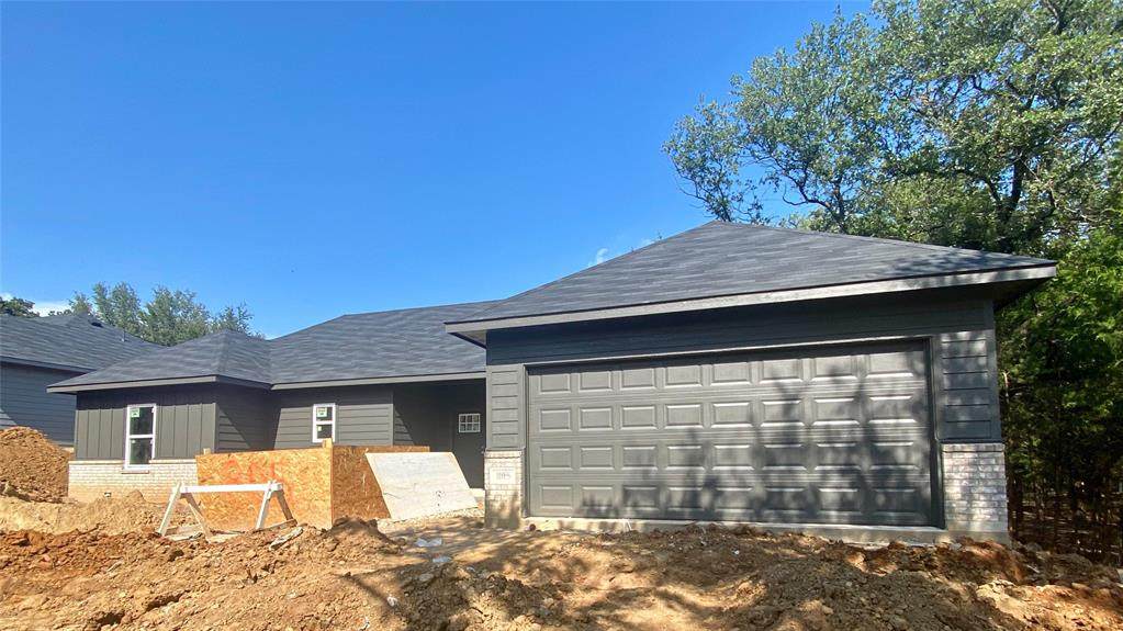 805 Santa Fe - Photo 1