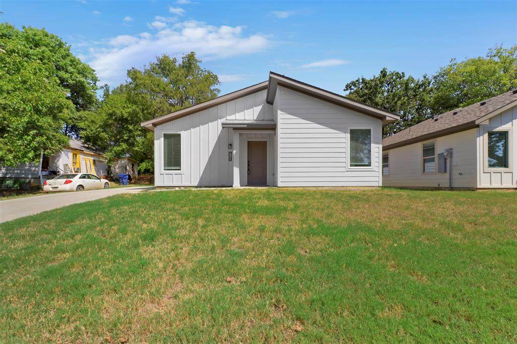 719 Maple Row - Photo 1