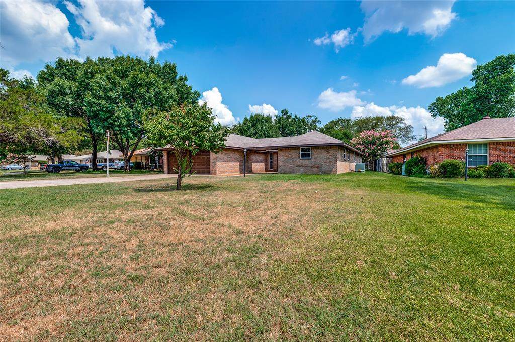 1703 Northwood Court - Photo 1