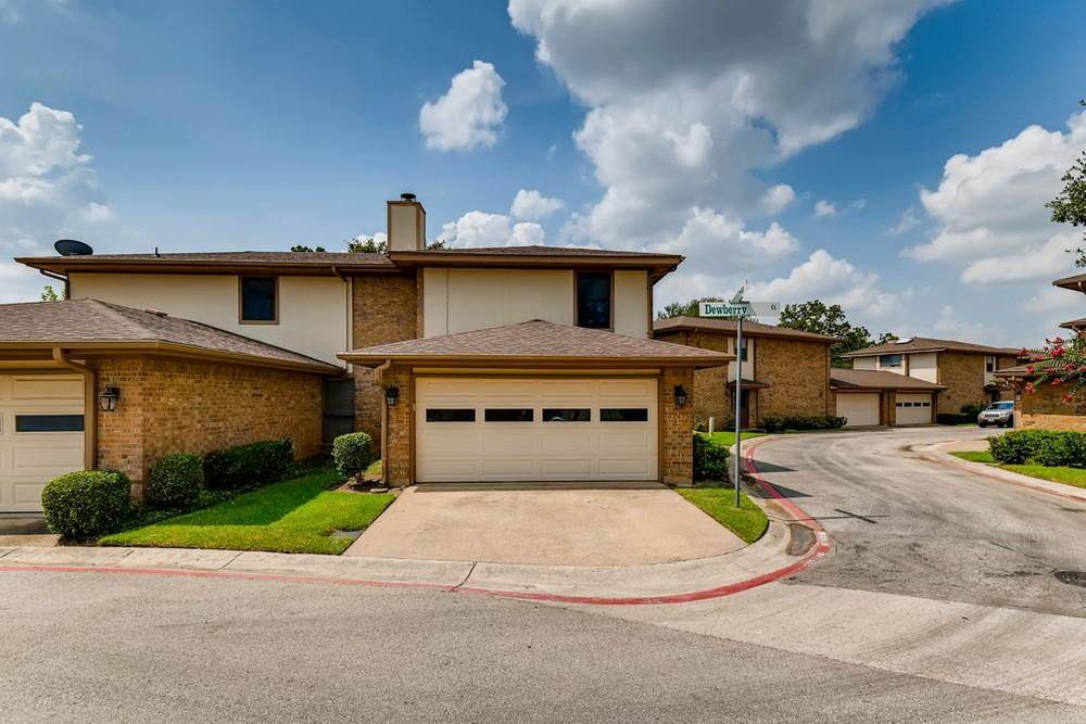11 Greentree Lane - Photo 1