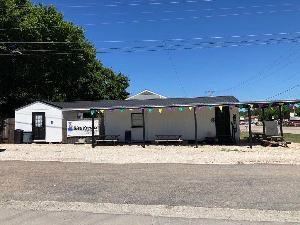 808 Ave C - Photo 1
