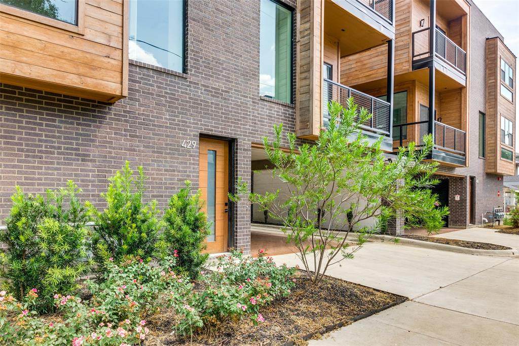 425 9th Street - Photo 1