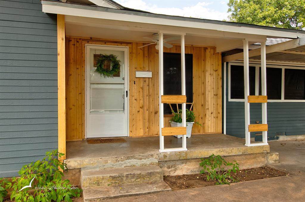 1010 Locust - Photo 1