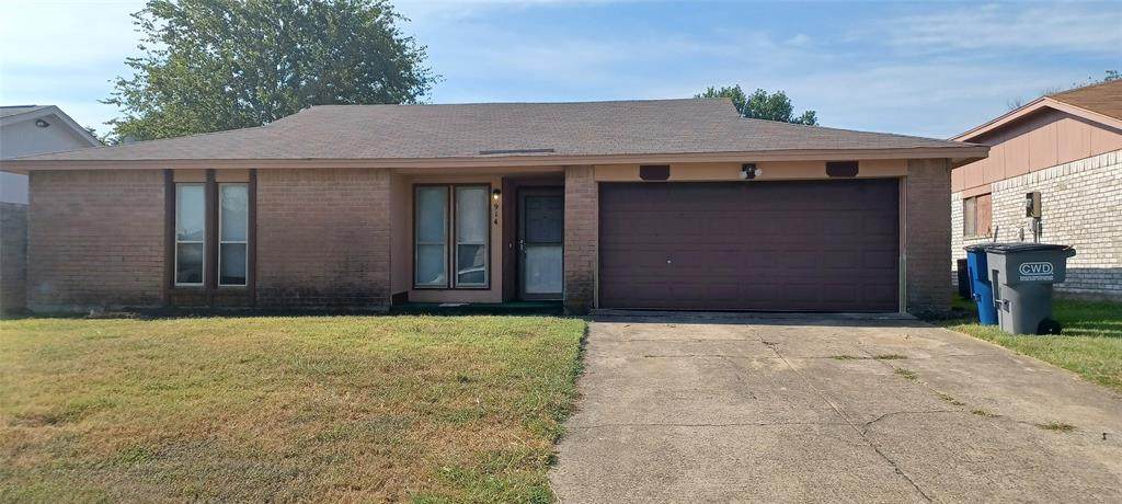914 Woodcrest Drive - Photo 1