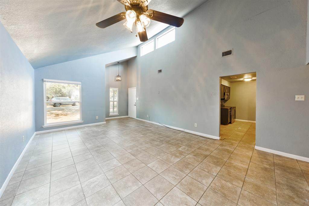 1219 Elm Court - Photo 1