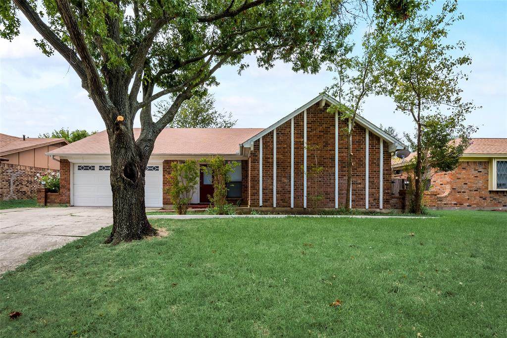 906 Robinwood Court - Photo 1