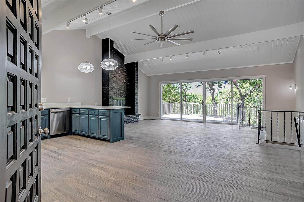 853 Lakecrest Drive - Photo 1