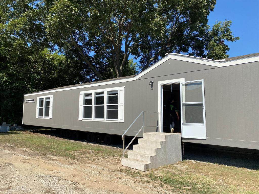 7415 Remington Road - Photo 1