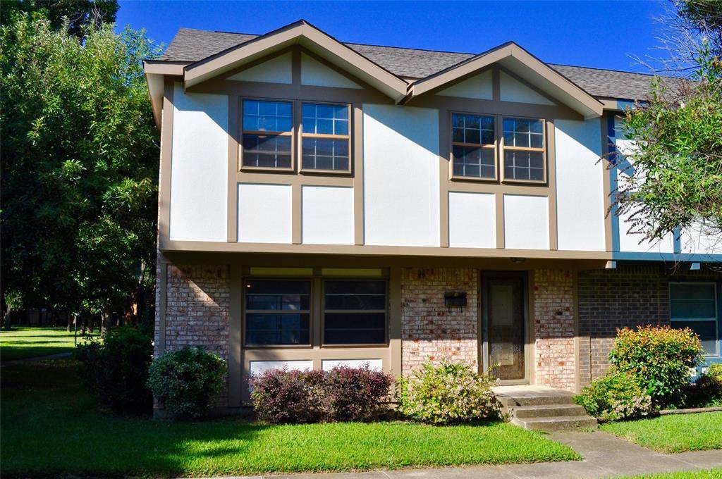 410 Westview Terrace - Photo 1