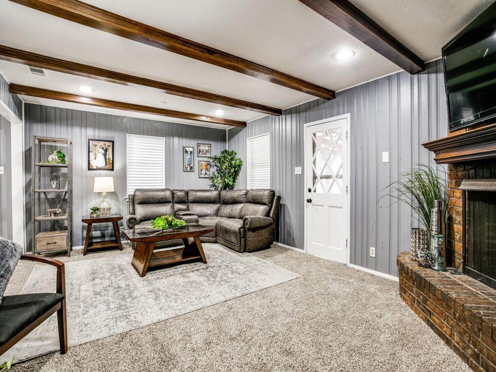 1904 Greenbriar Drive - Photo 1