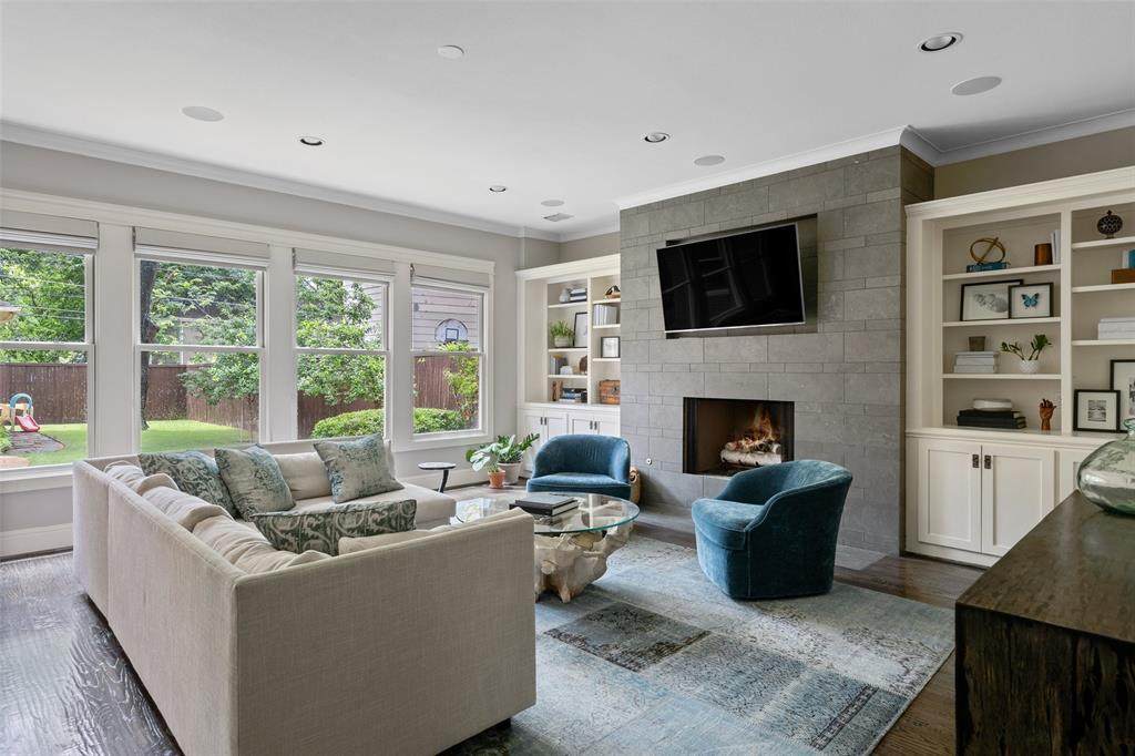 5318 Goodwin - Photo 1