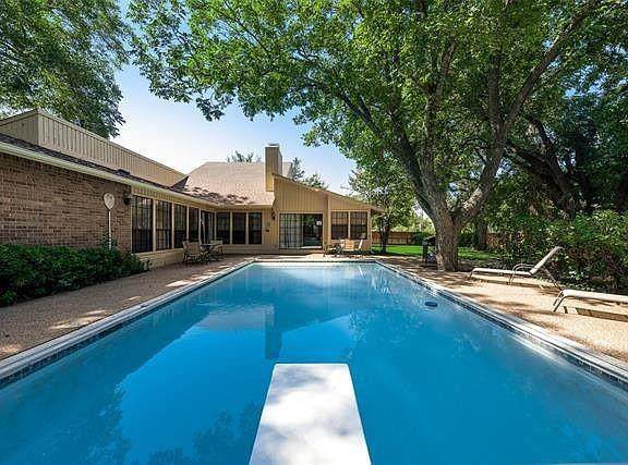 301 Centennial Boulevard - Photo 1