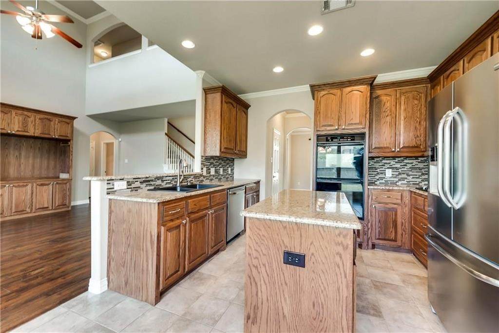 3402 Cottonwood Drive - Photo 1