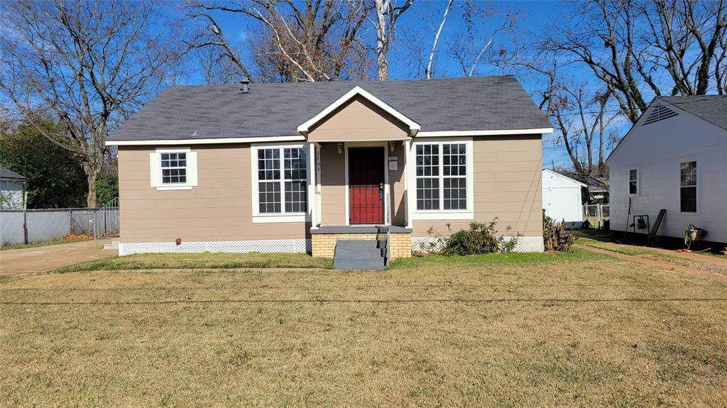 2563 Broadway Drive - Photo 1