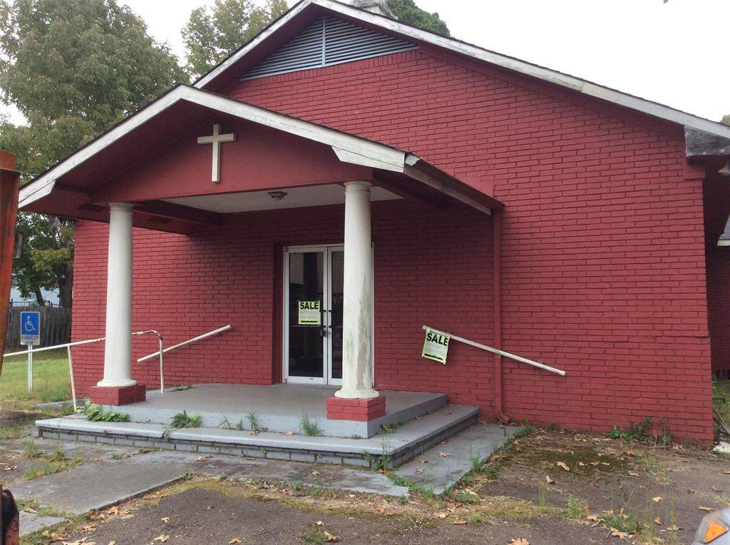 221 Daugherty Avenue - Photo 1