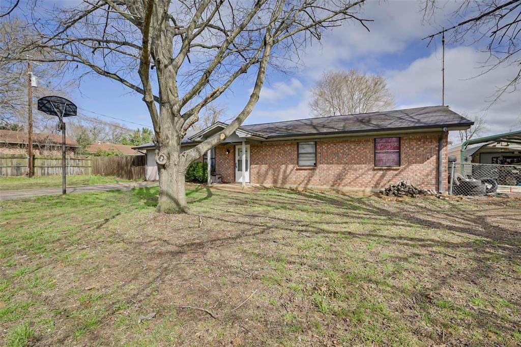 405 Eaton Street - Photo 1