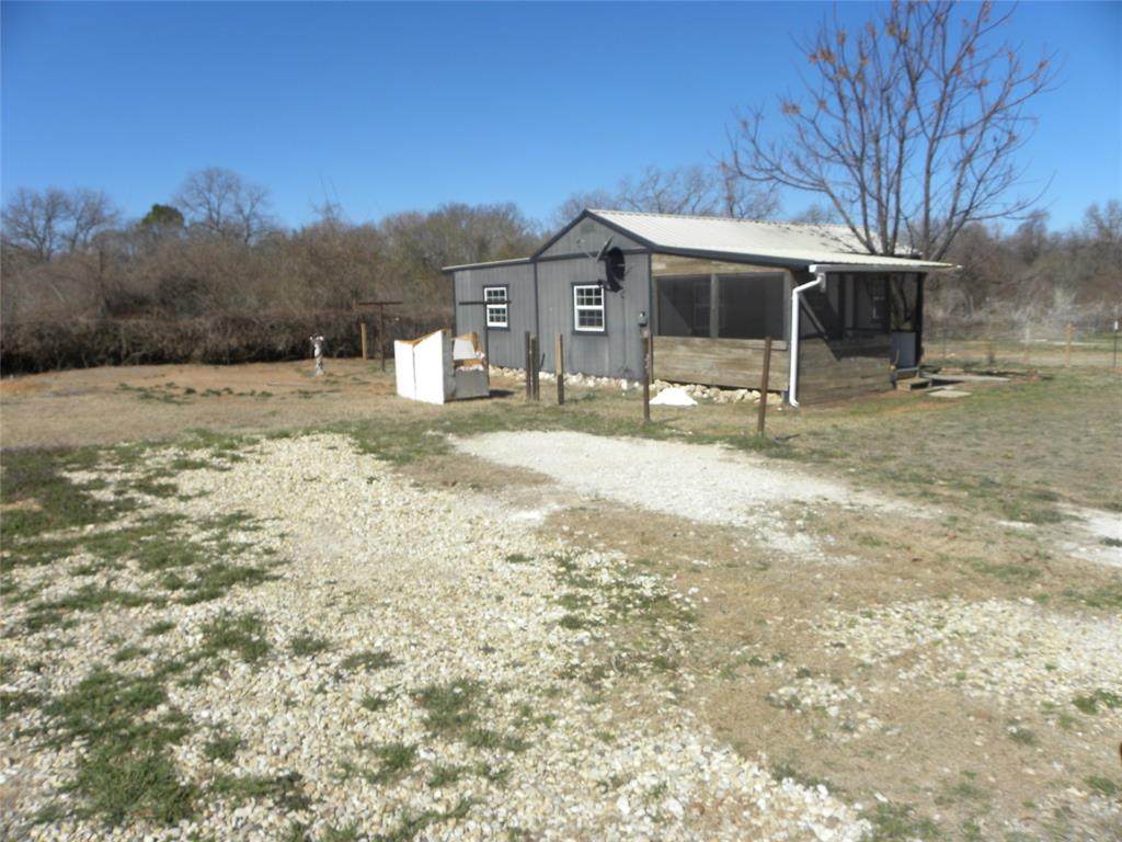 168 Private Road 221 - Photo 1