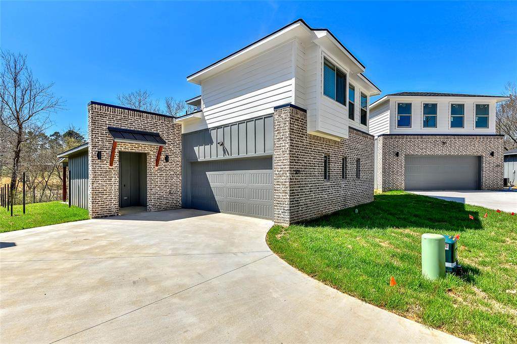 3260 Crawford - Photo 1