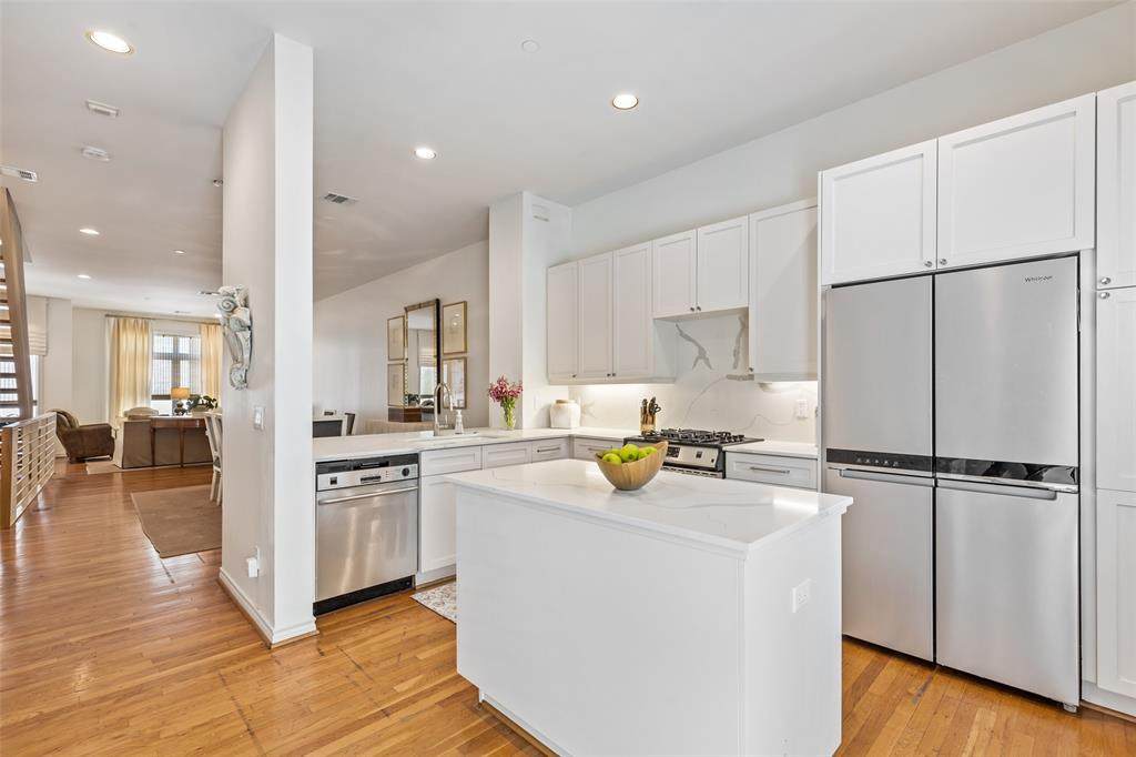 4310 Buena Vista Street - Photo 1