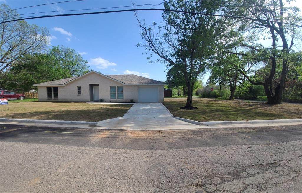 1005 4th Street - Photo 1