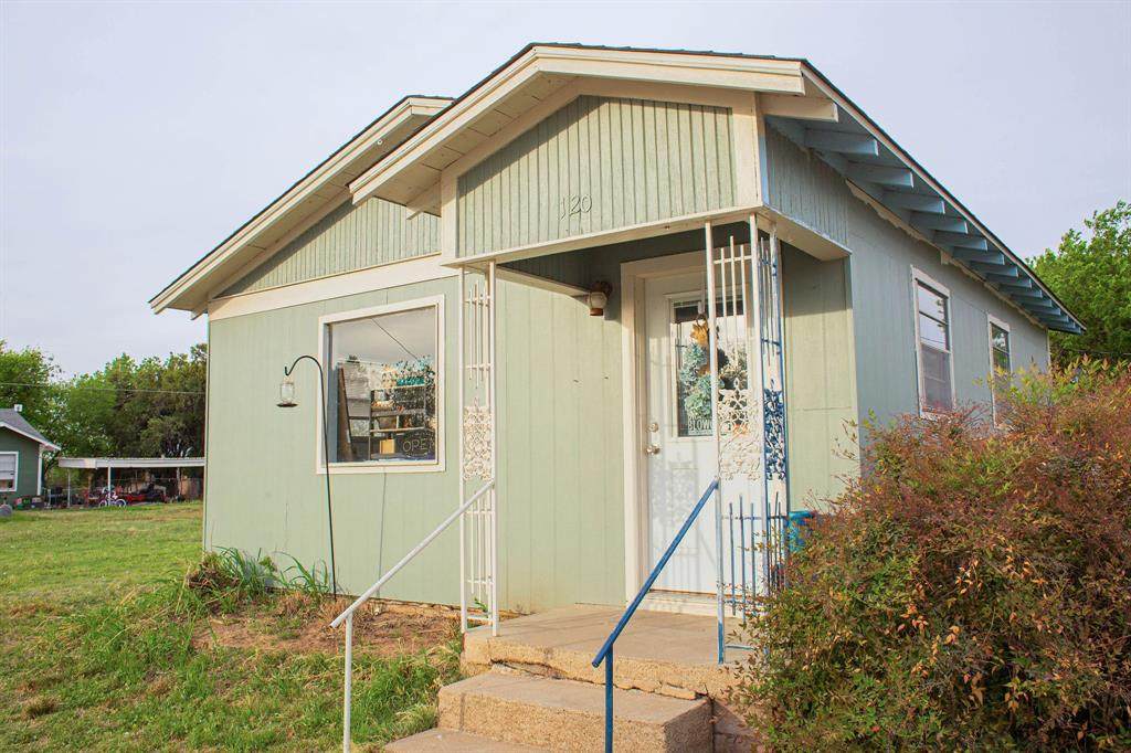 1202 Avenue F - Photo 1