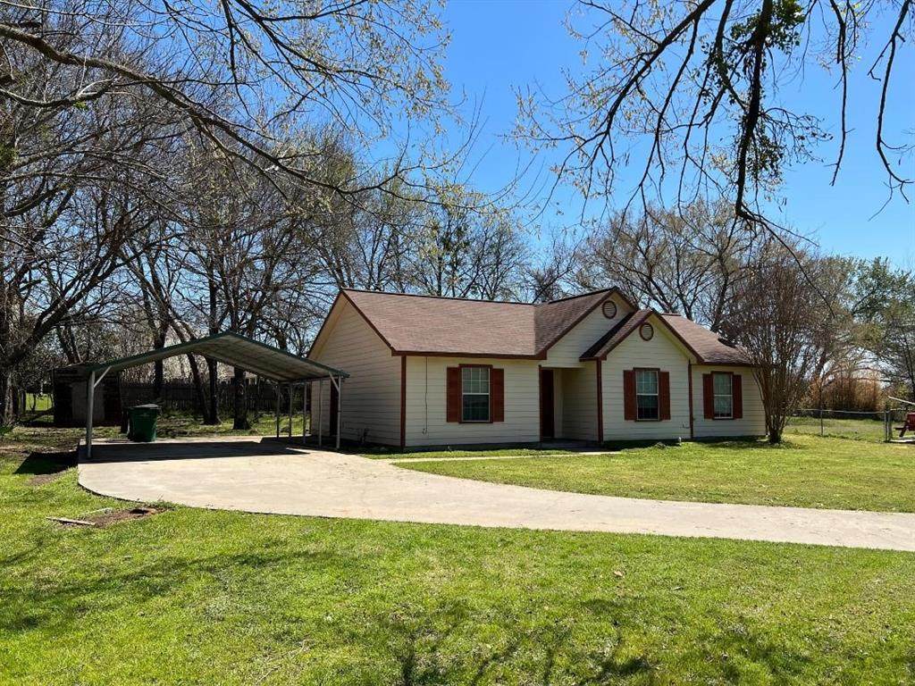 135 Pearce Drive - Photo 1