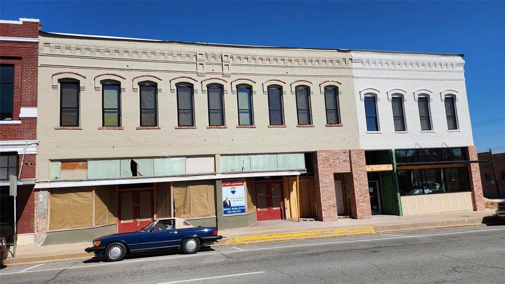 2406 Lee Street - Photo 1