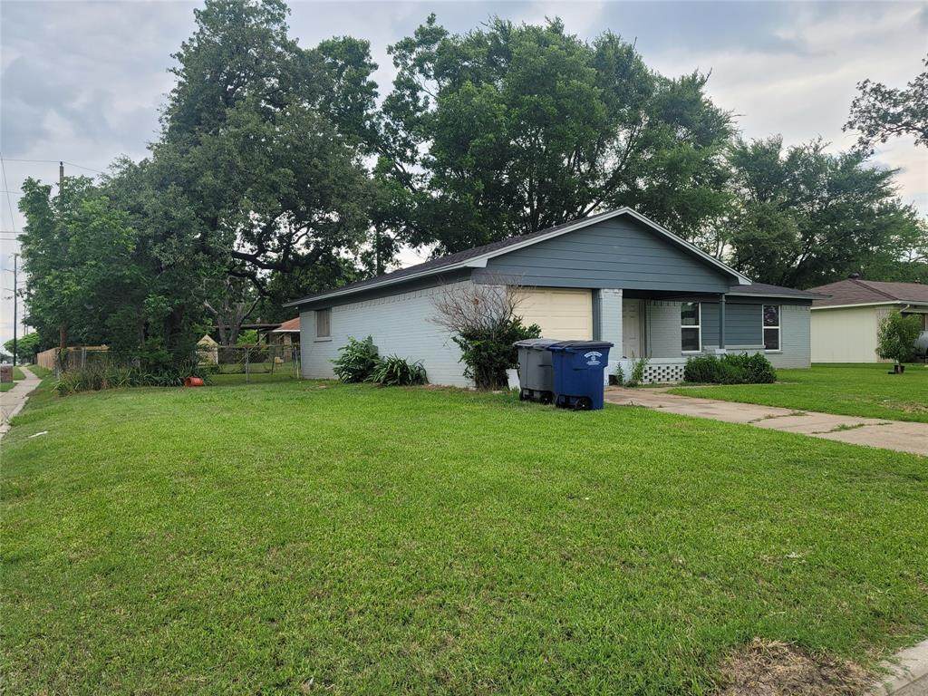 9605 Kittyhawk Lane - Photo 1