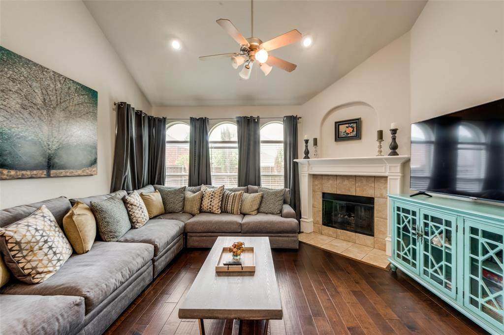 9120 Regal Oaks Drive - Photo 1
