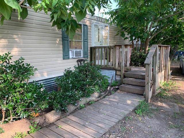 2528 Baywood Drive - Photo 1