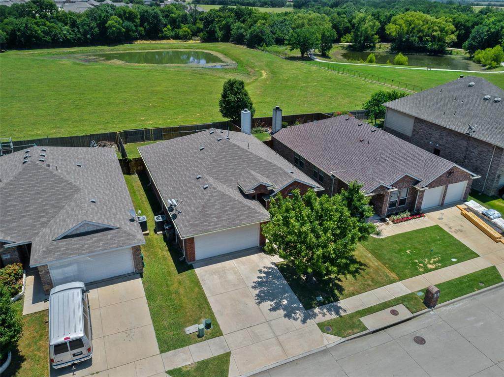 660 Lincoln Avenue - Photo 1