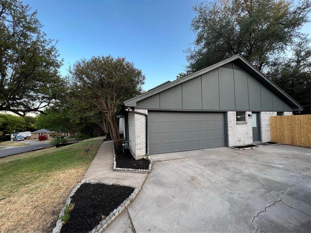 7509 Skylake Court - Photo 1