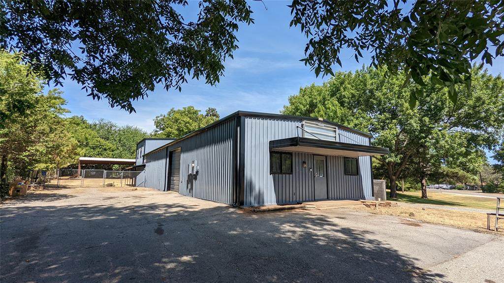 2914 Morton Street - Photo 1