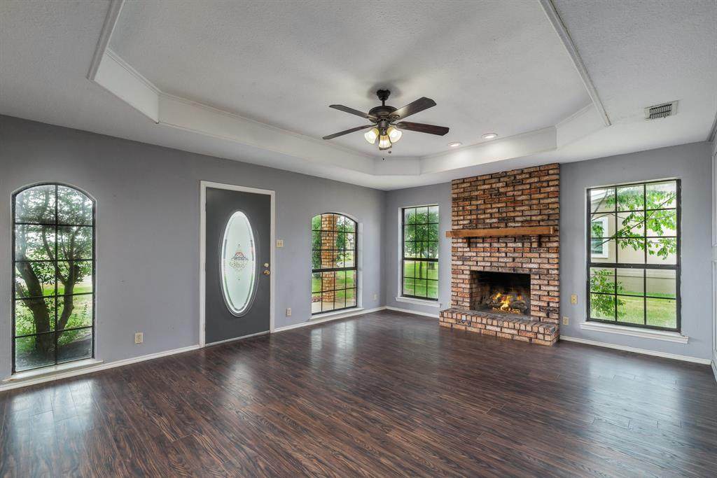 407 Lakeside Drive - Photo 1