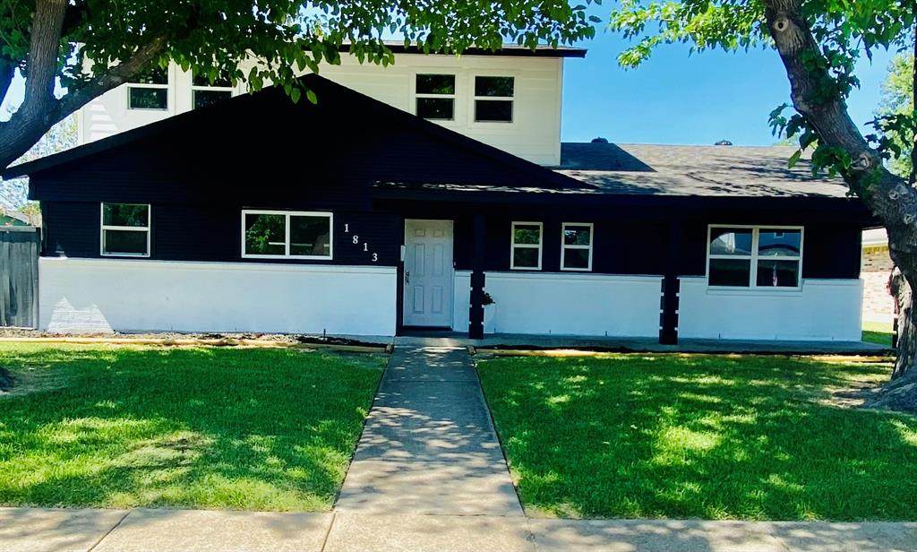 1813 Charleston Drive - Photo 1