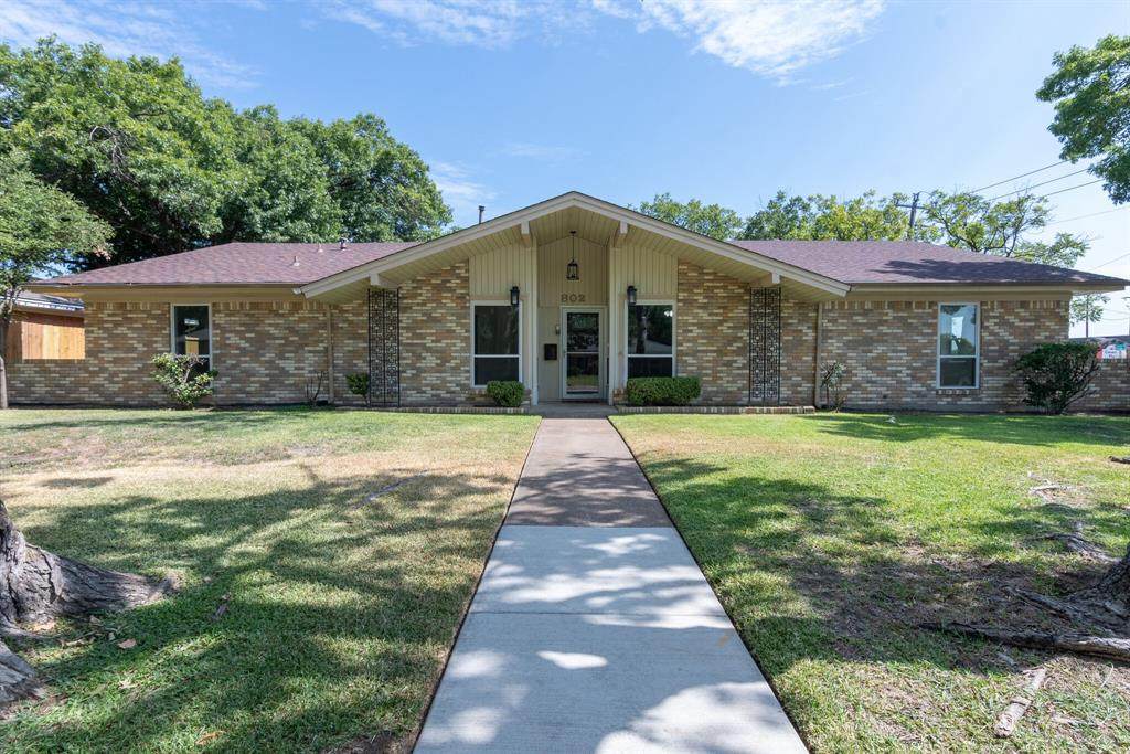 802 Windsor Place - Photo 1