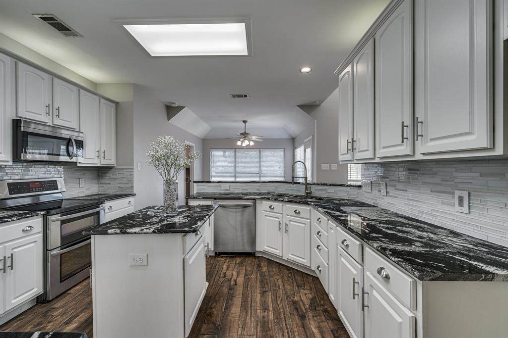 620 Clinton Lane - Photo 1