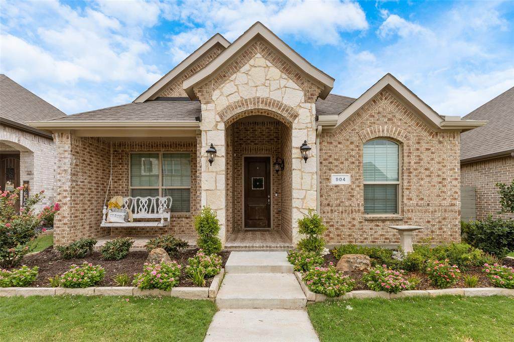 904 Plaza Lane - Photo 1