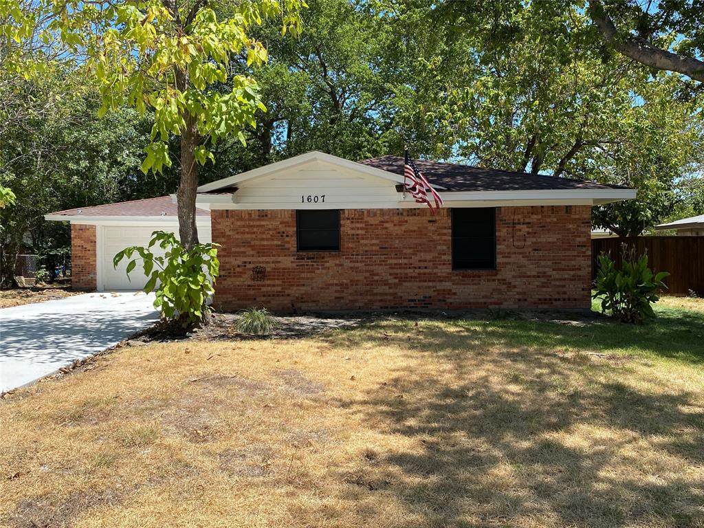 1607 Leon Street - Photo 1