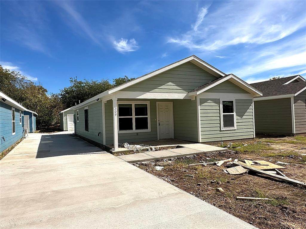 309 14th Avenue - Photo 1