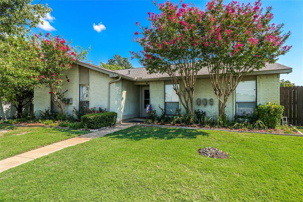 2620 Briar Hill Drive - Photo 1