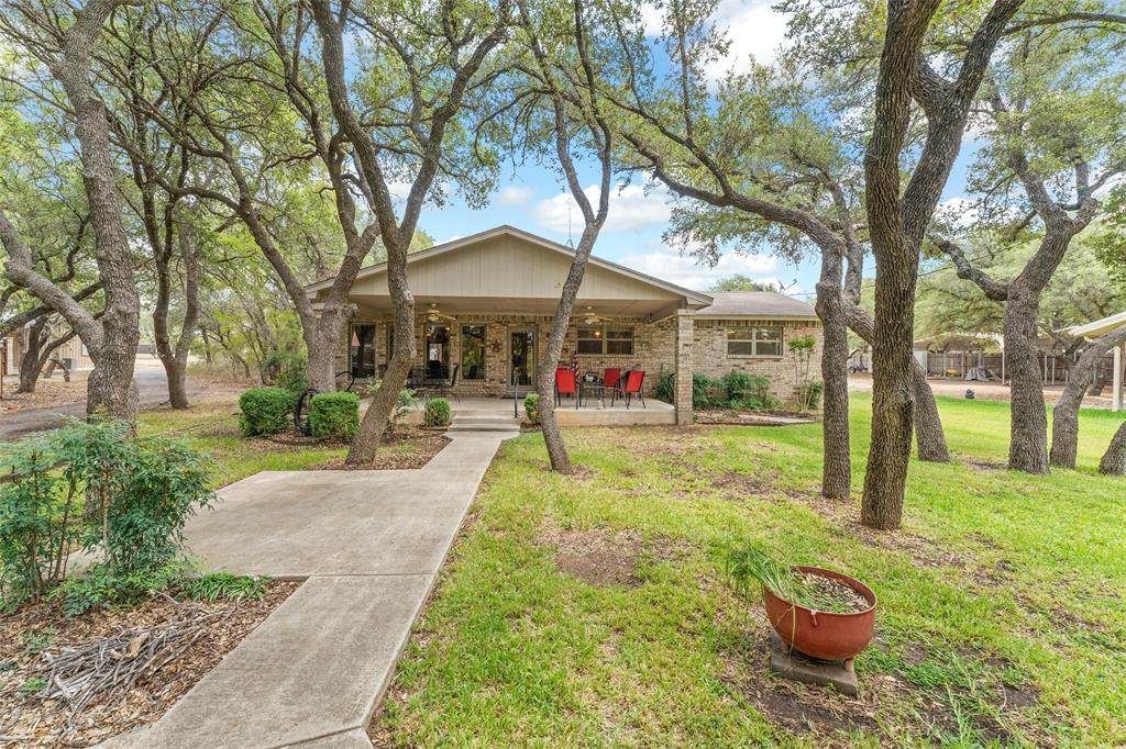111 Cove Cir - Photo 1