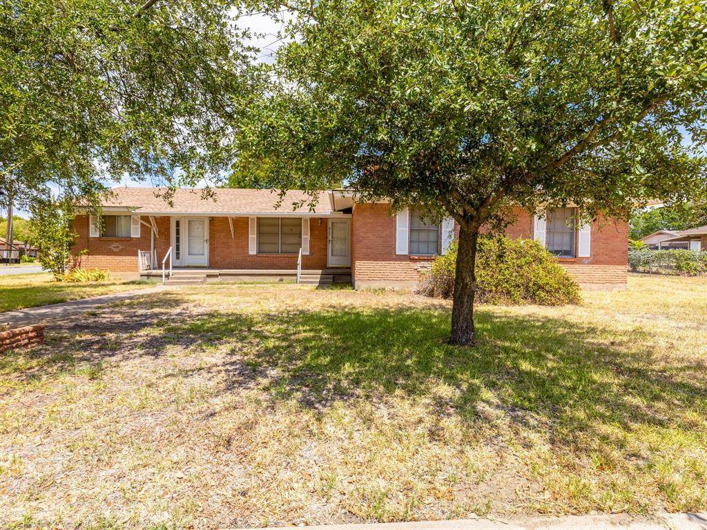 2301 11th Street - Photo 1