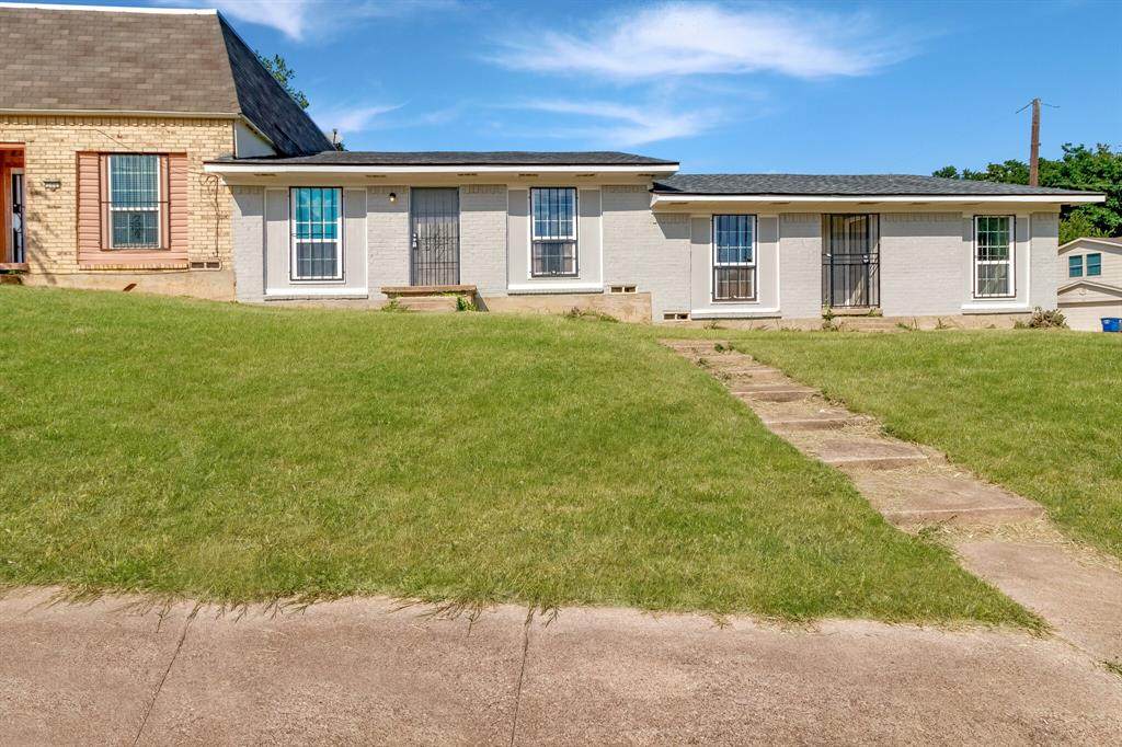 204 Ezekial Avenue - Photo 1