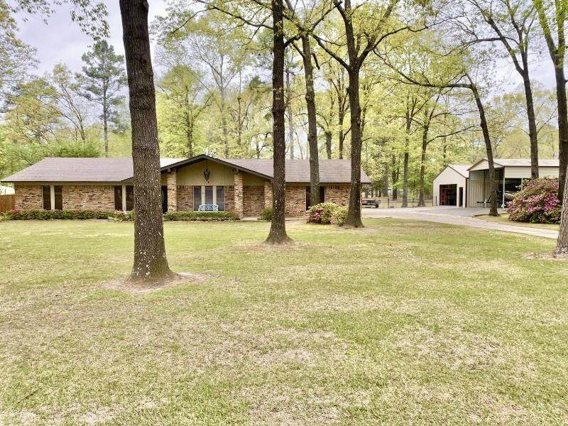 8 Wild Oak Circle - Photo 1