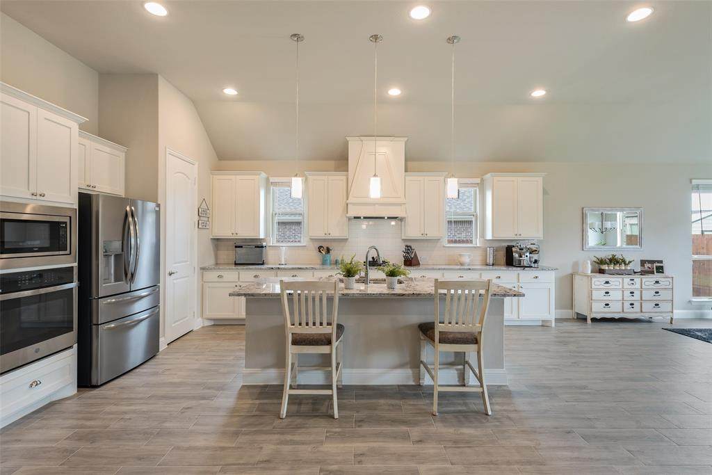 220 Chesapeake - Photo 1