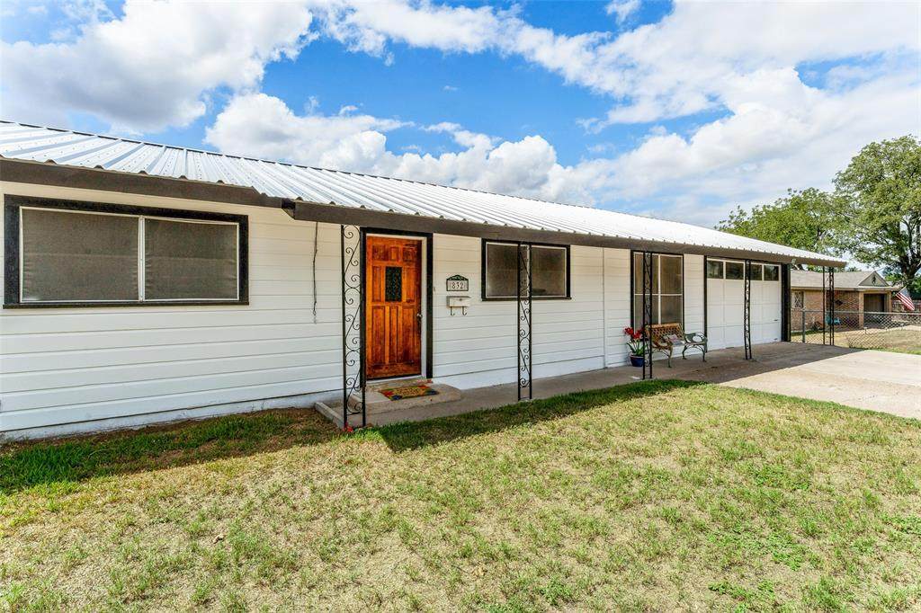832 Lamar Street - Photo 1
